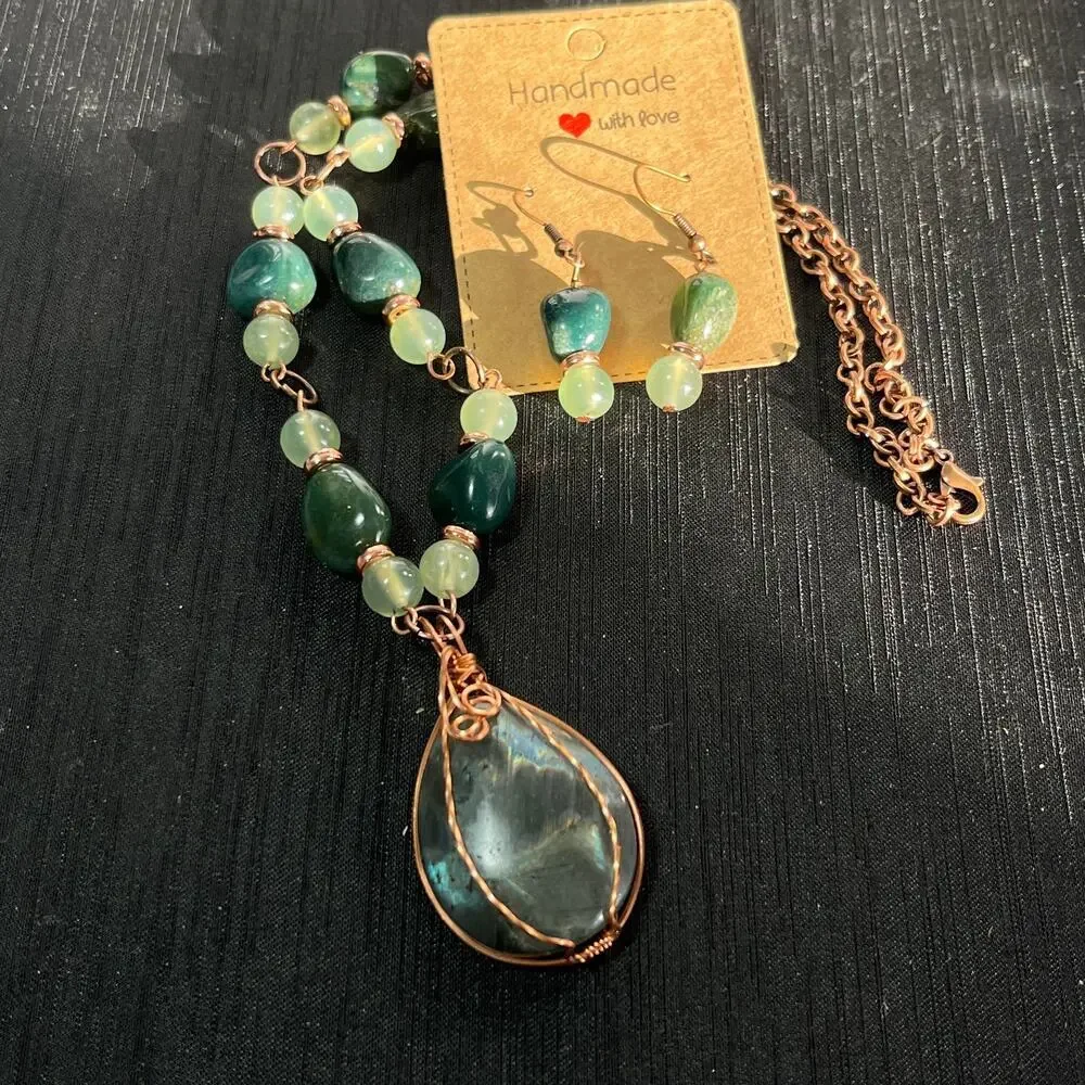 Labradorite 20